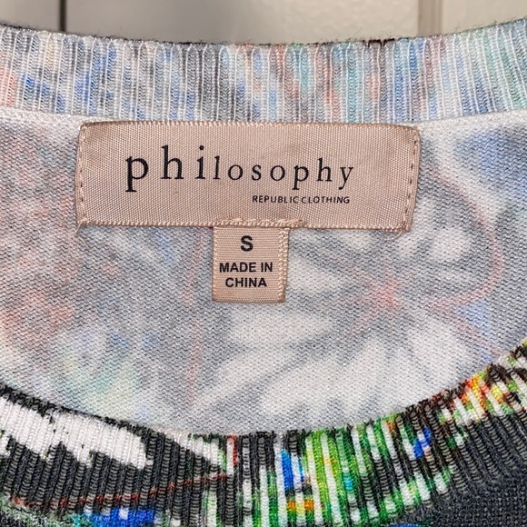 Philosophy Small Tropical Print Colorful Short Sleeve Top - Picture 2 of 8